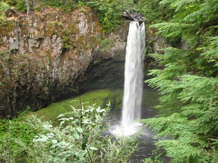 The second overlook of Big Creek Falls. The platform has a railing that is right at the edge of the canyon.